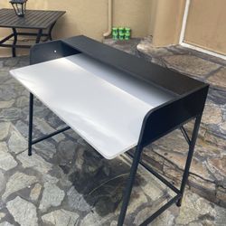 
New Black And White Computer Desk