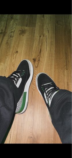 Jordan 3 pine green size 9 brand new