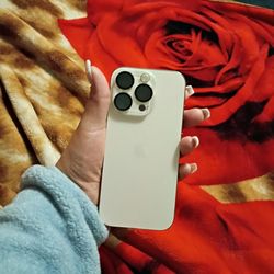 iPhone 16 pro en muy buenas condiciones