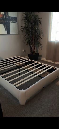 Queen Size bed platform