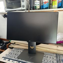 Dell Flat Panel Monitor In Excellent Condition