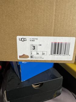 Girls UGG ‘s size 3