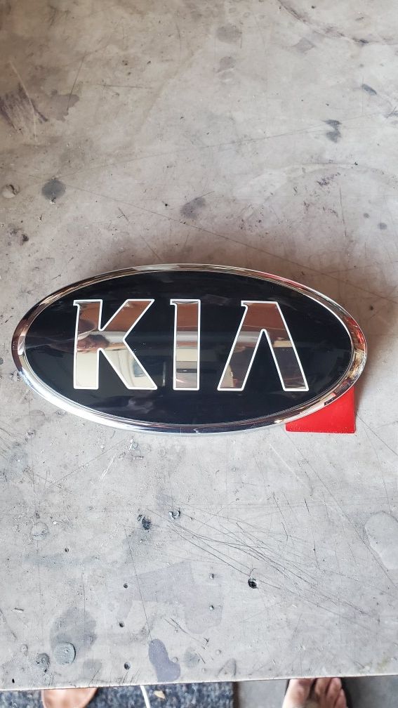 KIA TRUNK LID LOGO