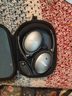 Bose QuietComfort 25 Noise Cancelling Headphones  with Original Case and Extras Great Condition.