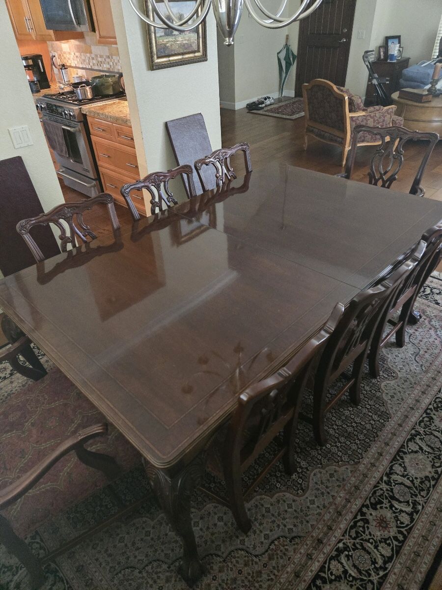 Hickory White Dining Table And Chairs