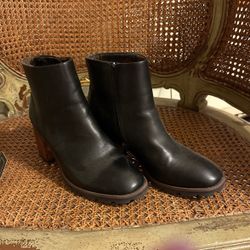 Korks booties Size 7 Worn Once