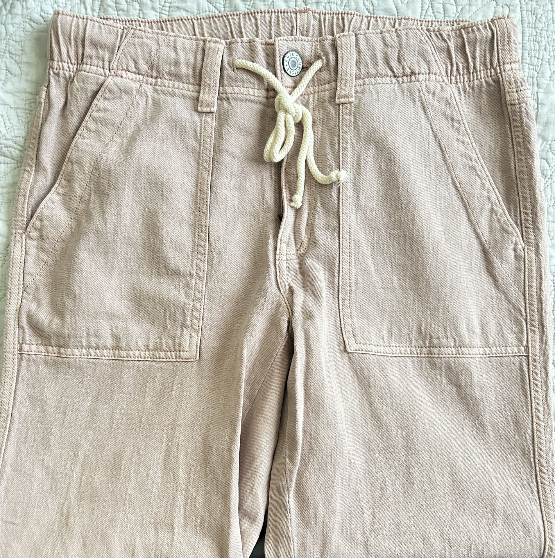 American Eagle Salmon Colored Joggers