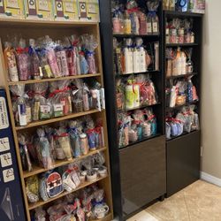 Brand New Bath And Body Works Sets-$10 Or 25 For $200. Prices Are Firm. :) Higley And Ray. 