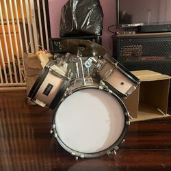 DeRosa Junior Drum Set
