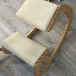 Ergonomic Kneeling Chair