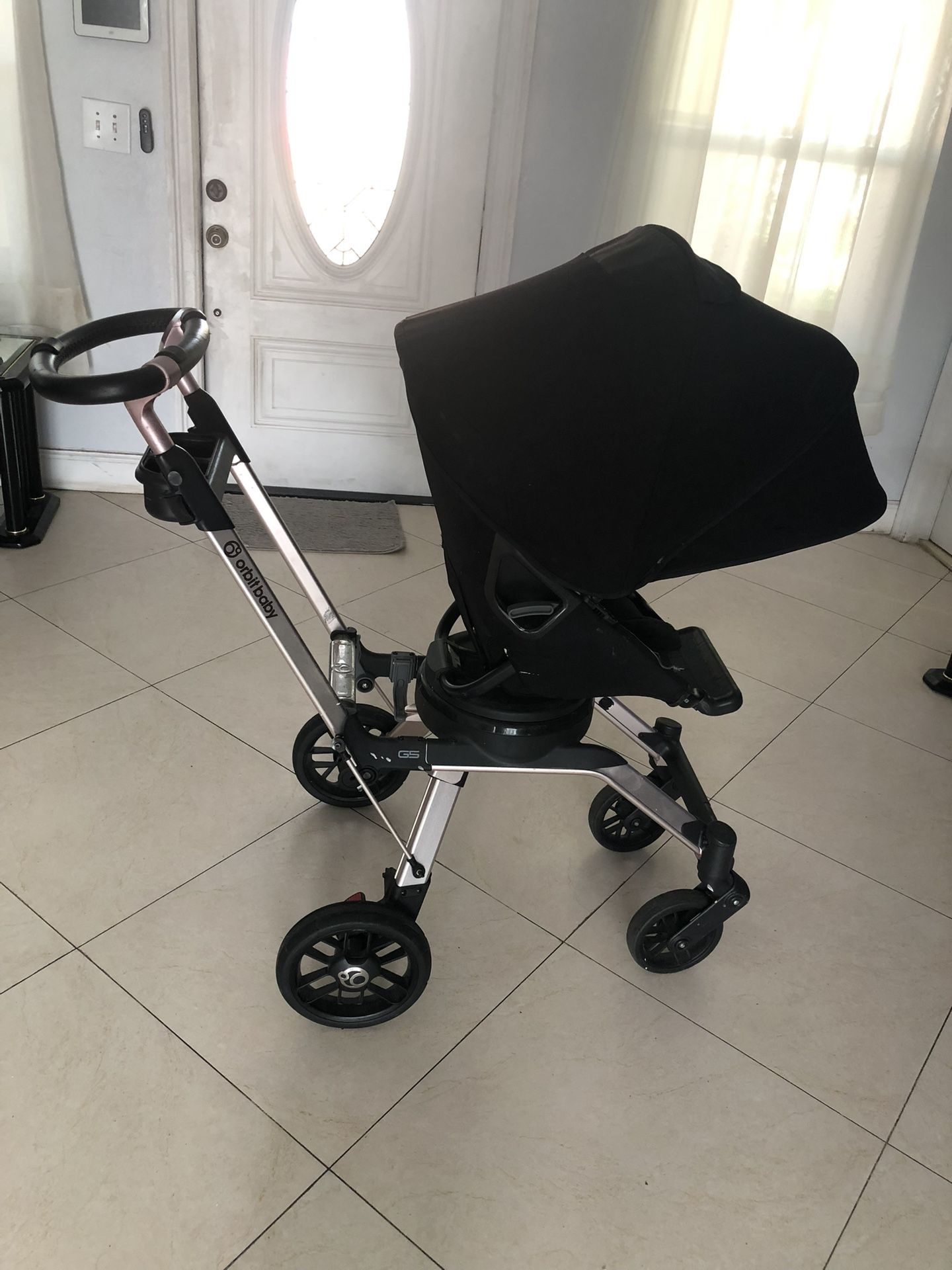 Orbit Stroller 