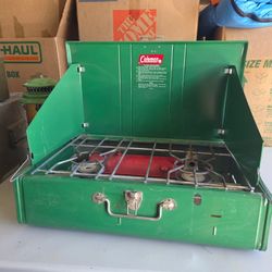 Vintage 1974 Coleman 413G Camping Stove Very Good Condition 