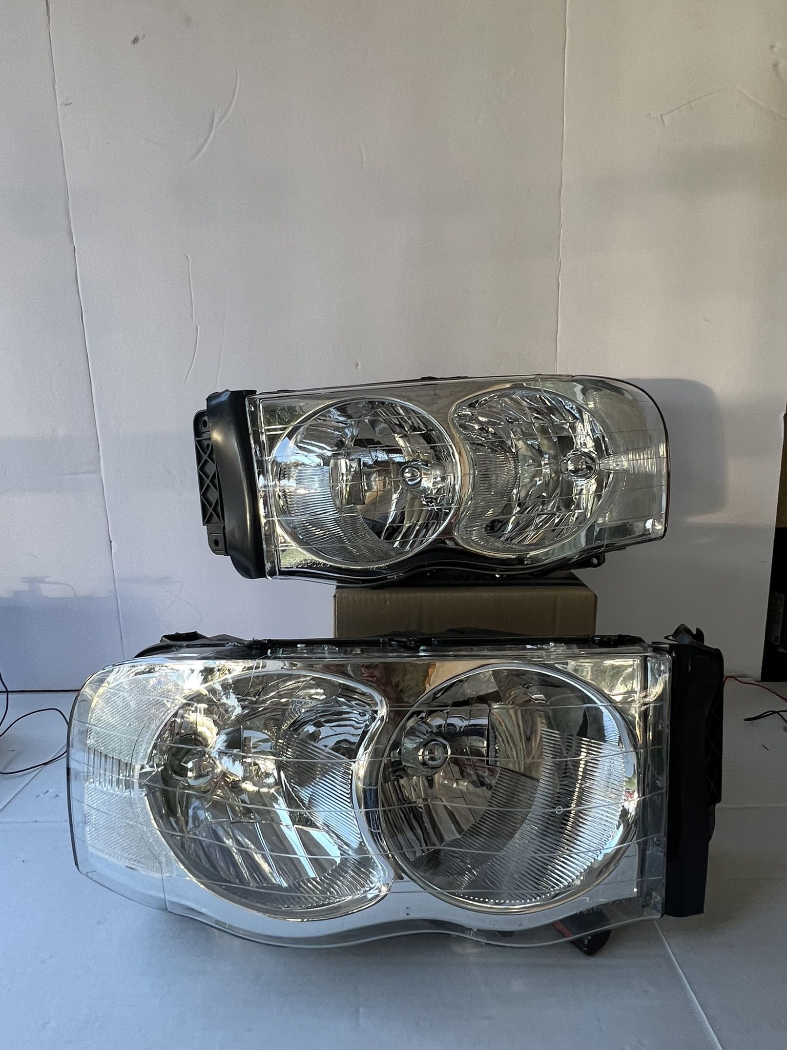 Dodge Ram 2002-2005 Headlights