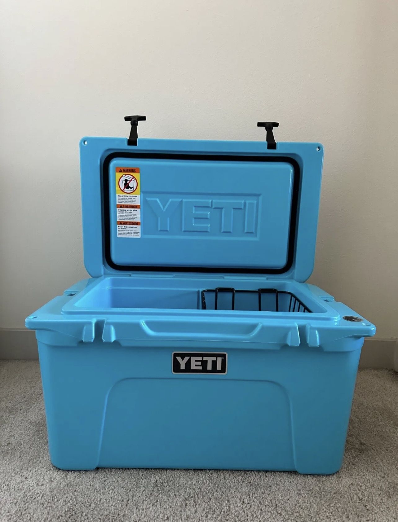 YETI Tundra 45 Cooler - REEF BLUE Limited Edition - Rare!