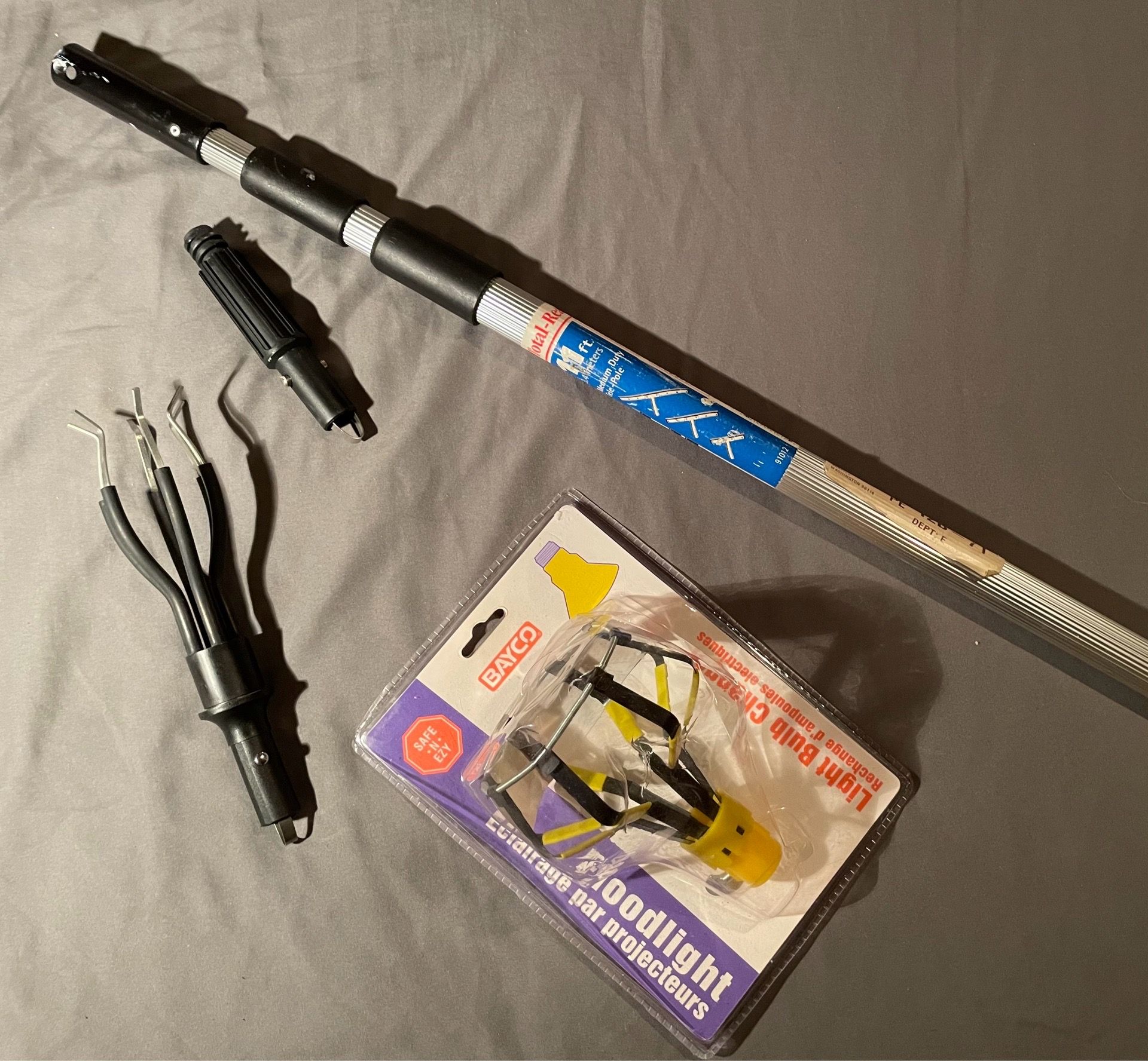 TOTAL-REACH Three Section/Twist-Lock 4.5’- 11’ Telescopic Extension Pole with Threaded Cone Adapter-PLUS Regular & Flood Bulb Changers