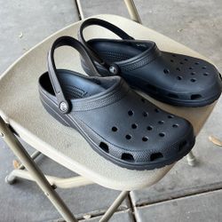 Crocks Size 10