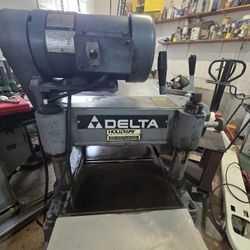 Delta  LG  Planer 220 V Single Phase 