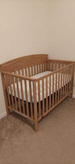 Graco Crib+matress, and accessories