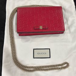 Authentic Gucci Guccissima Leather Signature Bow Mini Wallet on Chain – Hibiscus Red