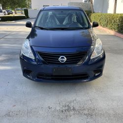 Nissan Versa