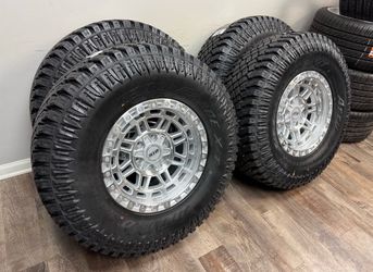 NEW 17x9 dts wheels wrapped in 35x12.50r17 atturo xt tires