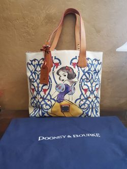 DISNEY PRINCESS SNOW WHITE EMILY TOTE BY DOONEY & BOURKE PURSE