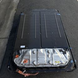 Tesla LFP Battery part #1666968-99-C damaged, for parts