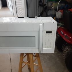 Full Size Kenmore Microwave