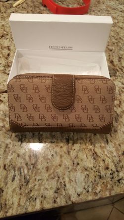 Dooney & Bourke Checkbook Wallet