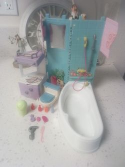 vintage Barbie bathroom