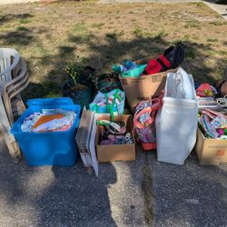 Free Stuff Clothes Toys Fabric Chairs Plants Etc 4239 Woodfield Ave Holiday