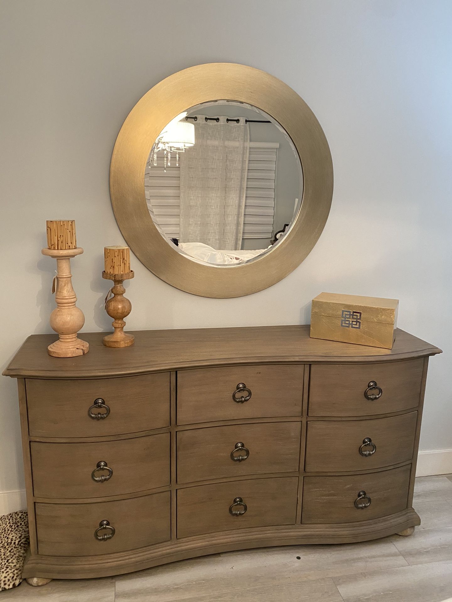 Bedroom set 2 nightstands, dresser with mirror and chest