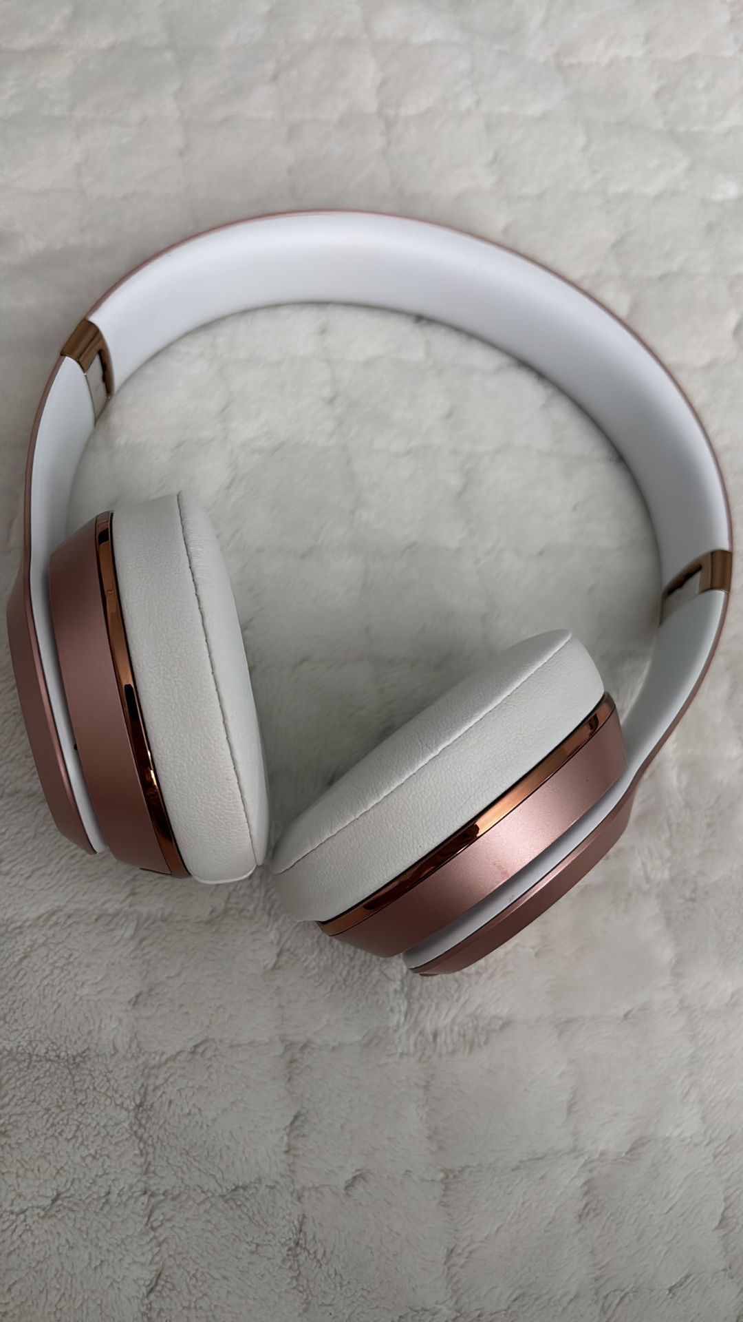 Beats Solo 3 Wireless 🎧