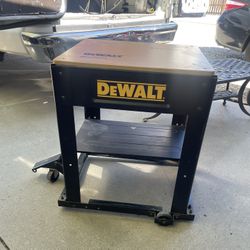 De Walt Mobile Thickness Planer Stand