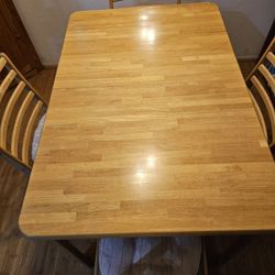 Excellent Condition Solid Wood Table 4 Chairs