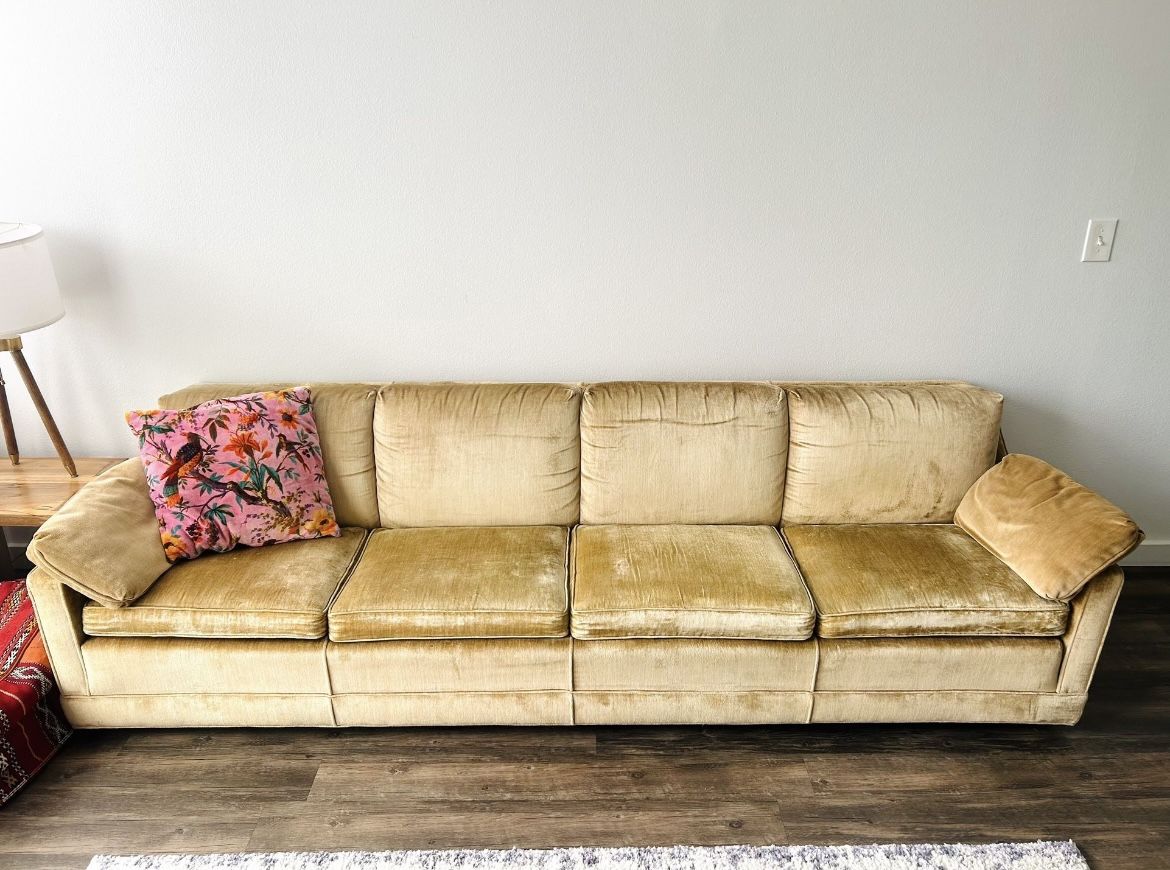 FREE DELIVERY!! Beautiful 6-Seater Vintage Textured Velvet Champagne Gold Couch