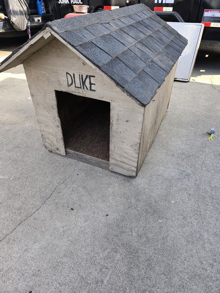 Free Dog House 