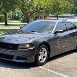 Dodge Charger SXT 