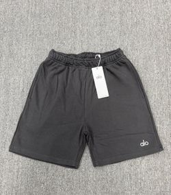 AloYoga Men’s Shorts Size Large
