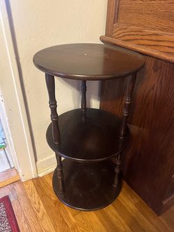 End table/3 shelf