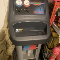 Snap On A/c Recharge Machine 