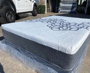 Full Bamboo Cool Gel Memory Foam!!