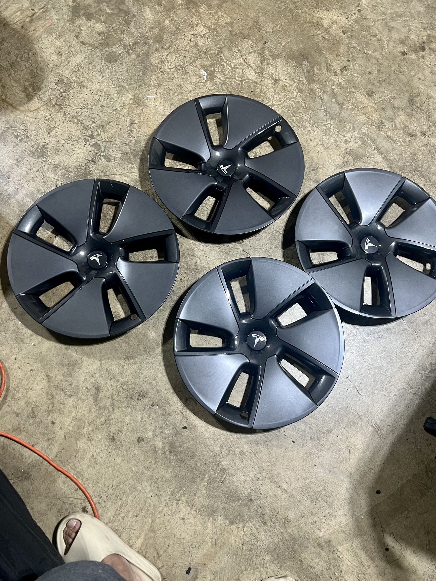 TESLA MODEL 3 Hub Caps