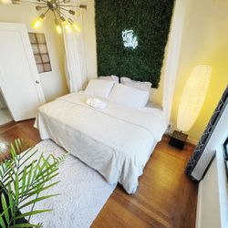 Queen Beds Set - Like New Condition!”