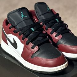 Jordan 1s (low) - Dark Beetroot/Black-Roma Green