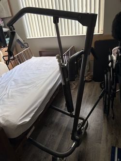 Hospital bed, pressure sore mattress w/ pump inflating system, mechanical lift, recliner wheelchair