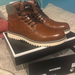 Size 11 Brand New Del-War   Madden Men's Boot