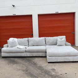 Oversized sectional couch with chaise - Off white