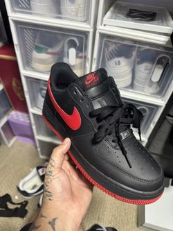NIKE AIR FORCE 1 