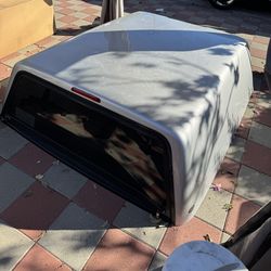 Camper shell off a 2018 gmc sierra short bed
